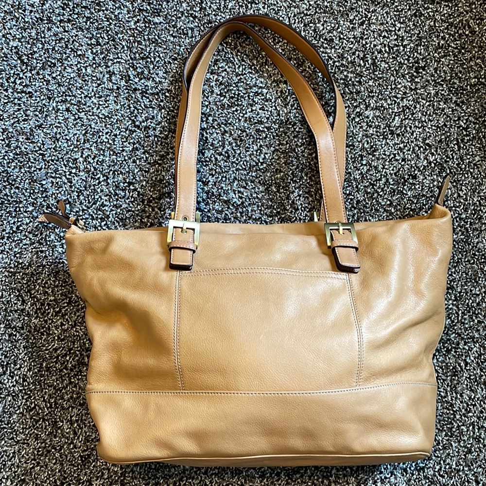 NWOT TIGNANELLO GENUINE LEATHER PURSE
